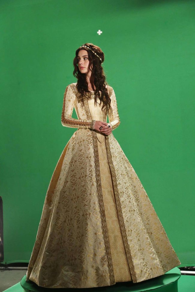 Аделаида Кейн: промо-фотографии из сериала «Царство»: adelaide-kane-reign-promoshoot-03_Starbeat.ru