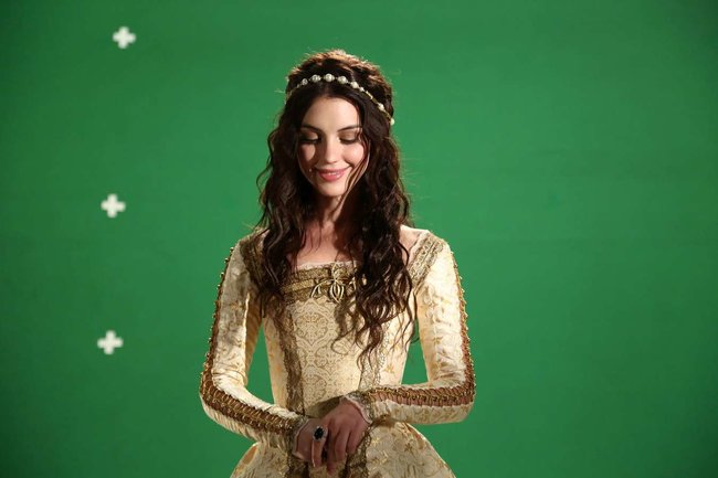 Аделаида Кейн: промо-фотографии из сериала «Царство»: adelaide-kane-reign-promoshoot-07_Starbeat.ru