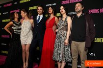Увеличить фото selena-gomez-rachel-korine-spring-breakers-hollywood-premiere-04_Starbeat.ru Голливудская премьера фильма «Отвязные каникулы»: selena-gomez-rachel-korine-spring-breakers-hollywood-premiere-04_Starbeat.ru