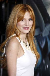 Премьера фильма «Воздушный маршал» в Лос-Анджелесе: Белла Торн: bella-thorne-non-stop-premire--01_Starbeat.ru
