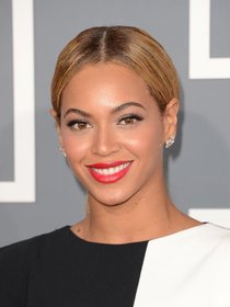 Бейонсе и другие звездные гости Грэмми 2013: Beyonce-113_Starbeat.ru