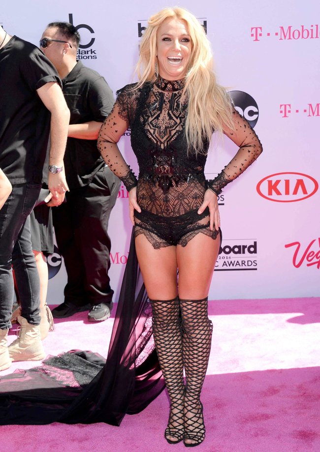 Бритни Спирс и морщины радости на «2016 Billboard Music Awards» в Лас-Вегасе: britney-spears-13_Starbeat.ru