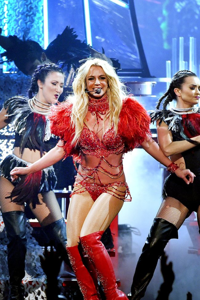 Бритни Спирс и морщины радости на «2016 Billboard Music Awards» в Лас-Вегасе: britney-spears-26_Starbeat.ru