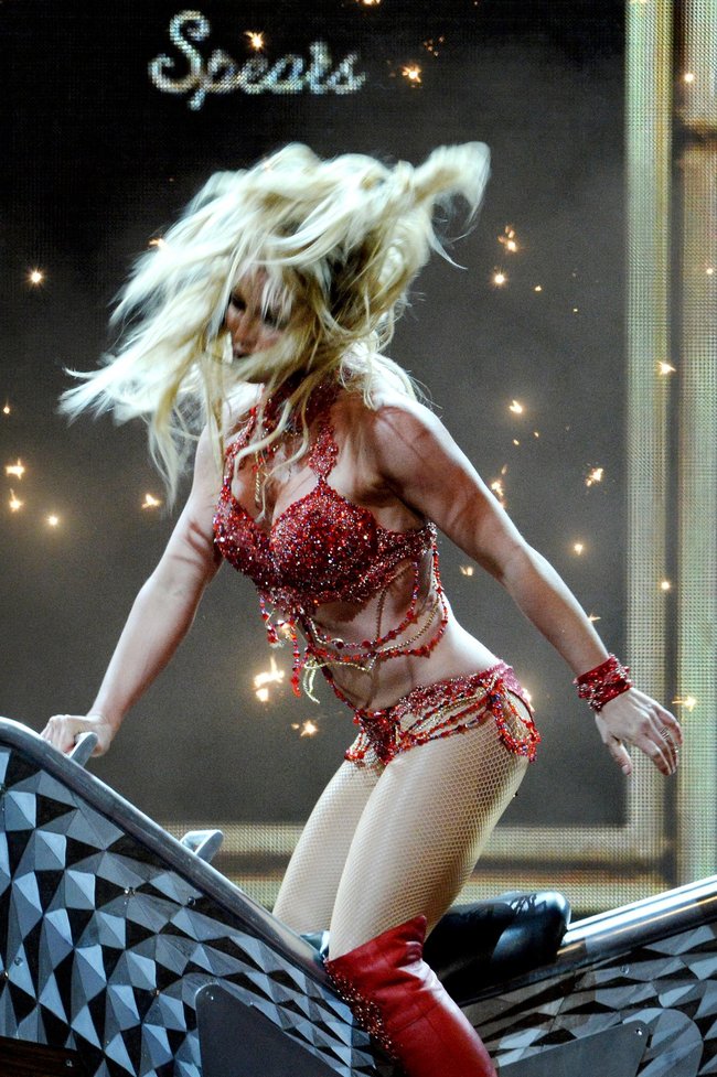 Бритни Спирс и морщины радости на «2016 Billboard Music Awards» в Лас-Вегасе: britney-spears-28_Starbeat.ru