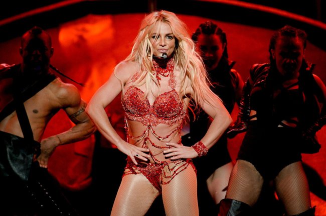 Бритни Спирс и морщины радости на «2016 Billboard Music Awards» в Лас-Вегасе: britney-spears-40_Starbeat.ru