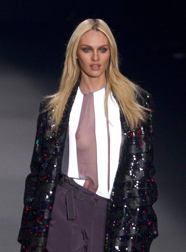 Модный показ «Forum» в Сан-Паулу с Кэндис Свейнпол: candice-swanepoel-1110_Starbeat.ru
