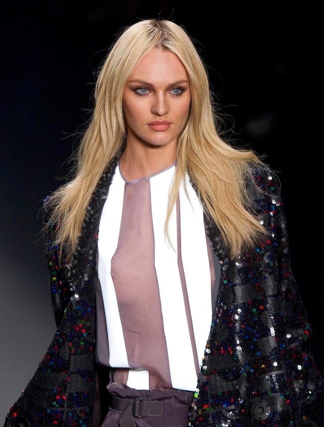 Модный показ «Forum» в Сан-Паулу с Кэндис Свейнпол: candice-swanepoel-96_Starbeat.ru
