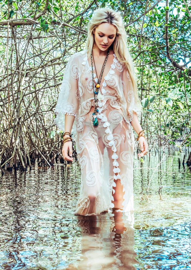 Фотосессия Кэндис Свейнпол для журнала «Vogue» (январь 2014): candice-swanepoel-46_Starbeat.ru