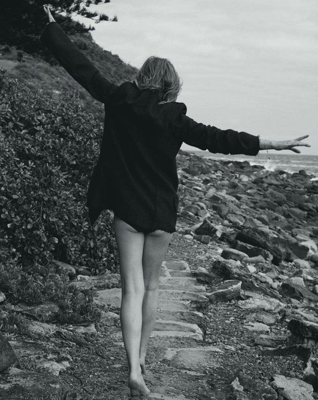 Кайли Миног в фотосессии для «GQ Australia», фотограф: Бо Грили (Beau Grealy): kylie-minogue-gq-australia-beau-grealy-06_Starbeat.ru