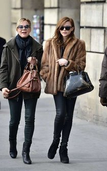 Увеличить фото Chloe-Moretz---out-in-Paris--01_Starbeat.ru Появление Хлои Морец в Париже: Chloe-Moretz---out-in-Paris--01_Starbeat.ru