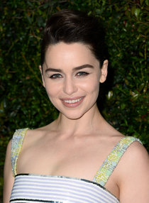 Эмилия Кларк: пре-оскаровский званый обед «Chanel Charles Finch»: emilia-clarke-2014-chanel-charles-finch-pre-oscar-dinner--01_Starbeat.ru