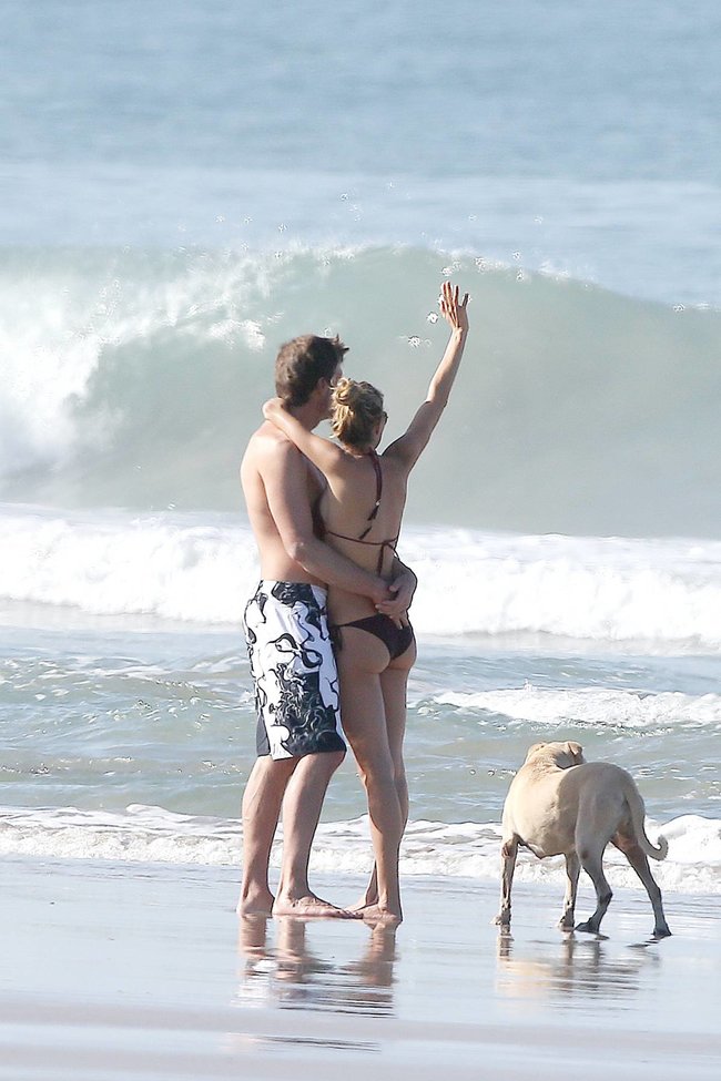 Жизель Бюндхен отдыхает на Коста-Рике: gisele-bundchen-12_Starbeat.ru