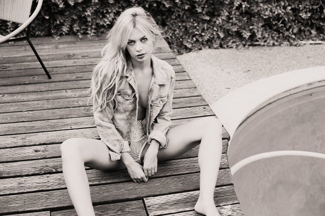 Почти голая Ханна Киркели в фотосессии Ларсена Сотело: hannah-kirkelie-29_Starbeat.ru