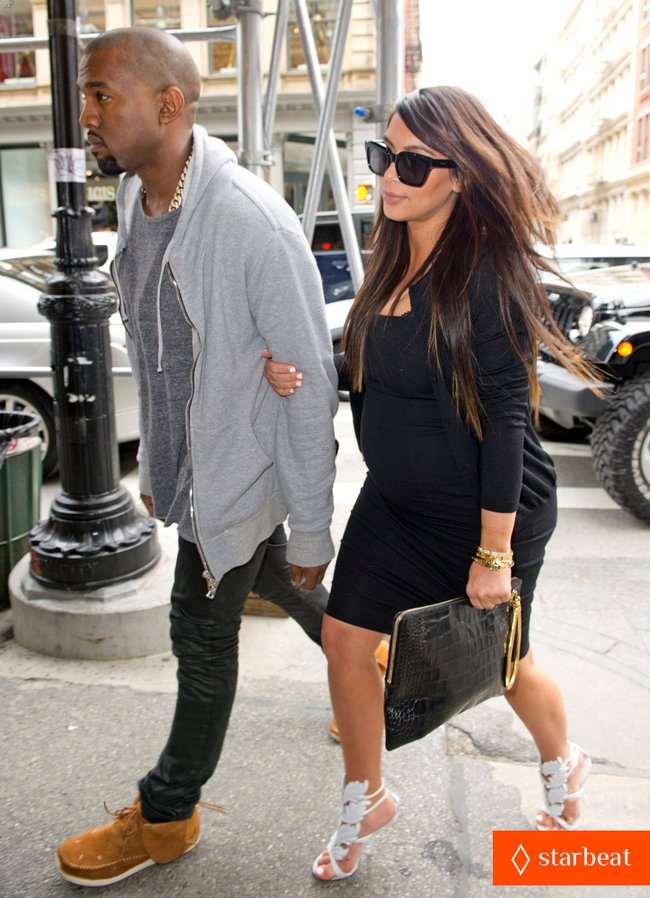 Ким Кардашьян и Канье Уэст снова вместе после долгой разлуки: pregnant-kim-kardashian-kanye-west-reunite-in-nyc-01_Starbeat.ru