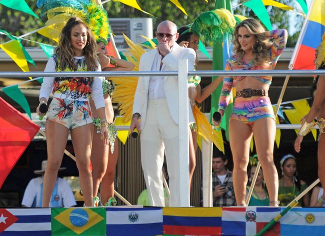 Дженнифер Лопес на съемках видео-ролика для «FIFA World Cup», Форт-Лодердейл: jennifer-lopez-11_Starbeat.ru