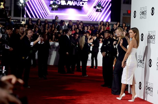 Джессика Альба на мероприятии «People’s Choice Awards 2014»: jessica-alba-2014-peoples-choice-awards--14_Starbeat.ru