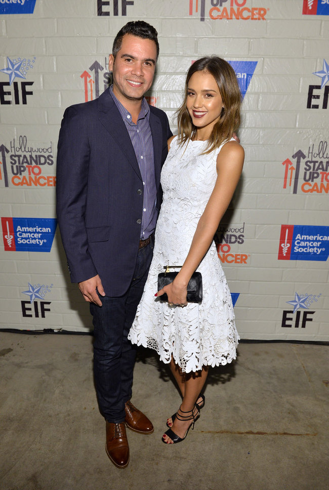«Hollywood Stands Up To Cancer»: Джессика Альба: jessica-alba-214-hollywood-stands-up-to-cancer-event--01_Starbeat.ru