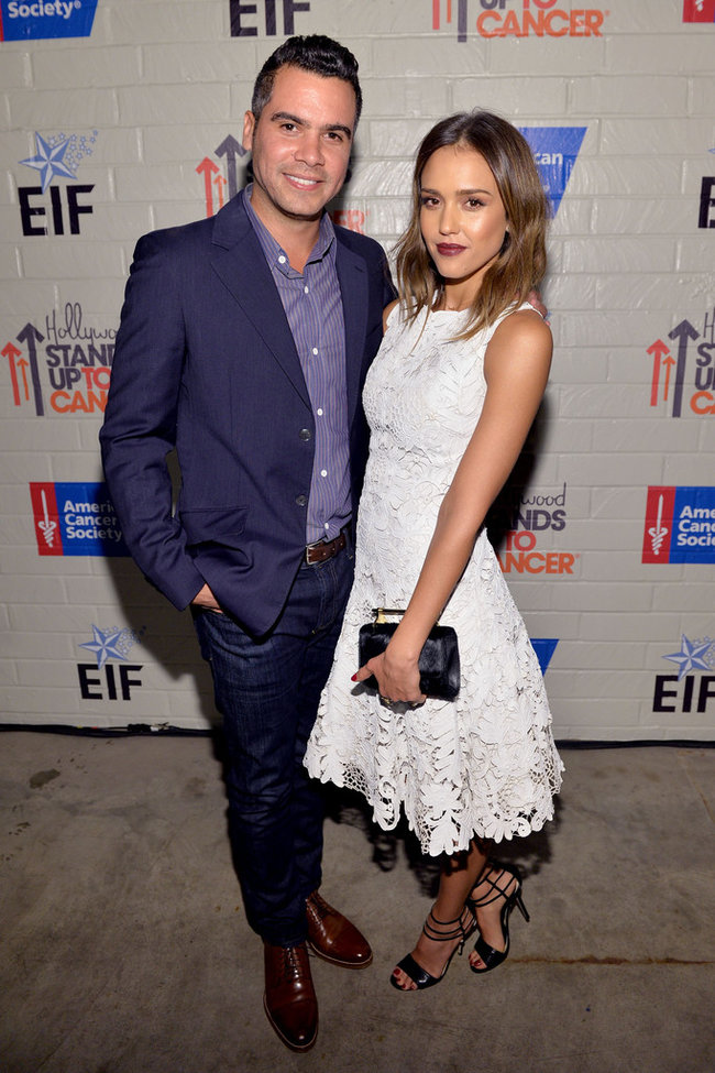 «Hollywood Stands Up To Cancer»: Джессика Альба: jessica-alba-214-hollywood-stands-up-to-cancer-event--03_Starbeat.ru
