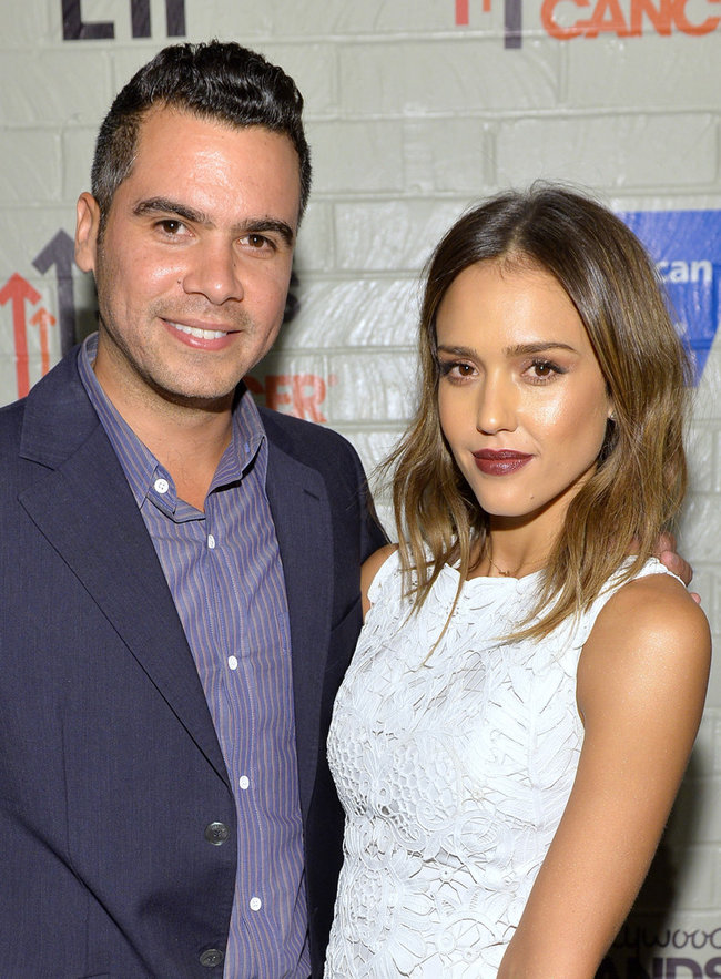 «Hollywood Stands Up To Cancer»: Джессика Альба: jessica-alba-214-hollywood-stands-up-to-cancer-event--04_Starbeat.ru