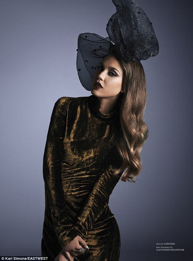 Джессика Альба в фотосессии журнала «West East Magazine»: jessica-alba-west-east-magazine-2013--07_Starbeat.ru
