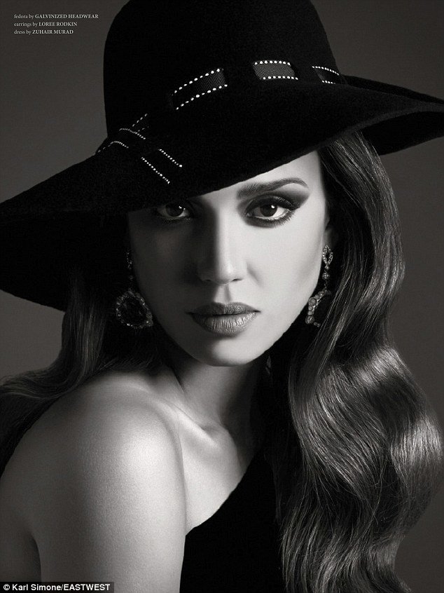 Джессика Альба в фотосессии журнала «West East Magazine»: jessica-alba-west-east-magazine-2013--08_Starbeat.ru