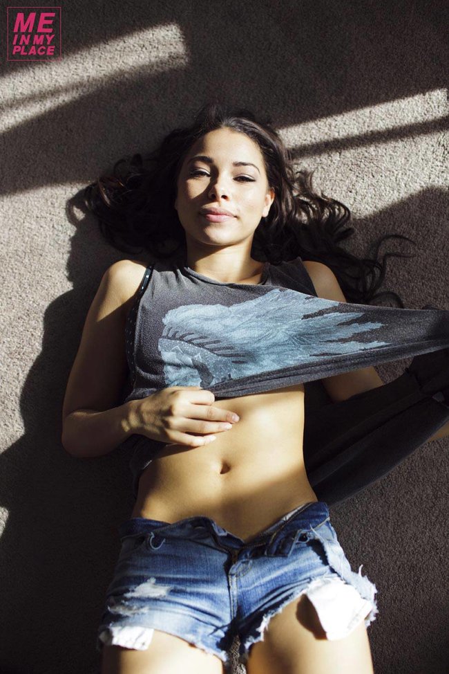 Джессика Паркер Кеннеди в фото-проекте «Me In My Place»: jessica_parker_kennedy-13_Starbeat.ru