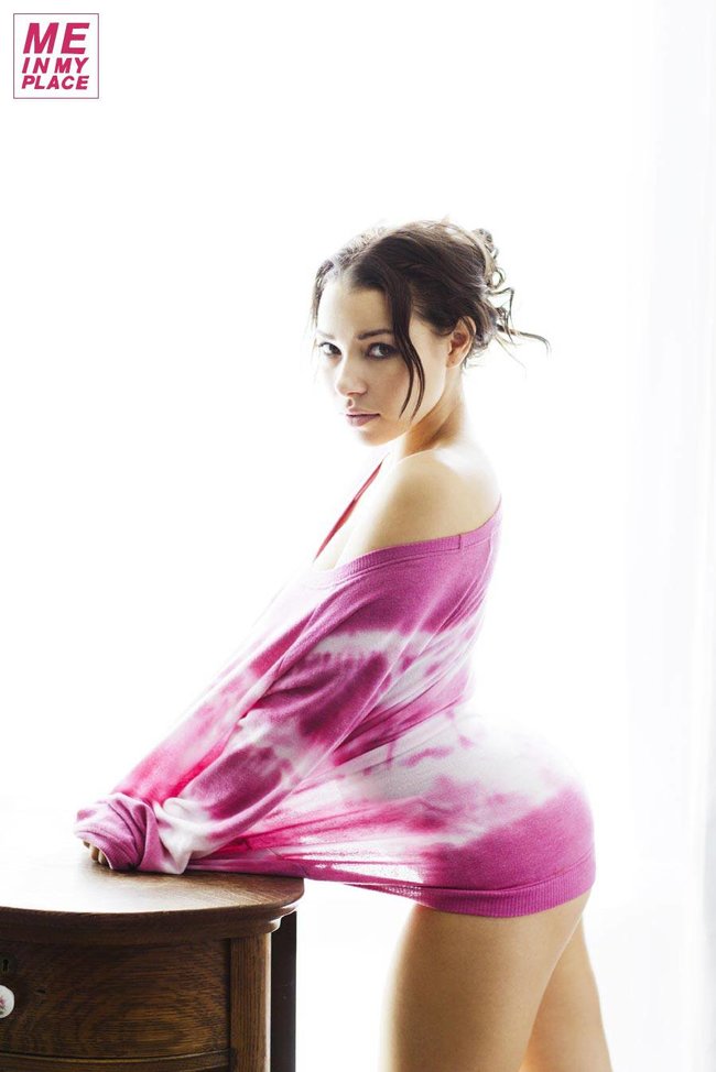 Джессика Паркер Кеннеди в фото-проекте «Me In My Place»: jessica_parker_kennedy-160_Starbeat.ru