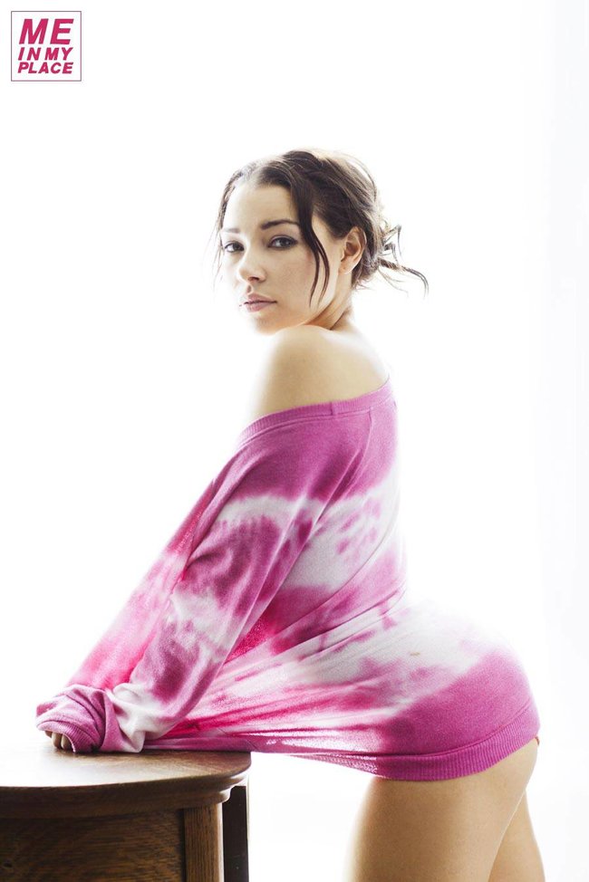 Джессика Паркер Кеннеди в фото-проекте «Me In My Place»: jessica_parker_kennedy-161_Starbeat.ru