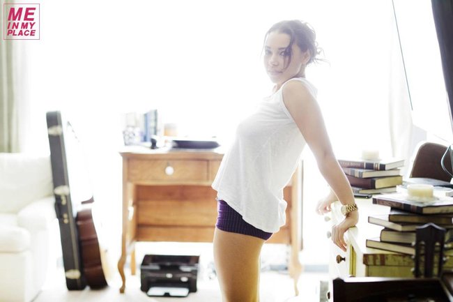 Джессика Паркер Кеннеди в фото-проекте «Me In My Place»: jessica_parker_kennedy-89_Starbeat.ru