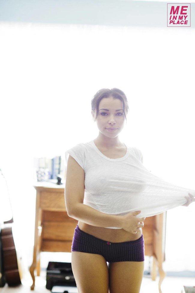 Джессика Паркер Кеннеди в фото-проекте «Me In My Place»: jessica_parker_kennedy-94_Starbeat.ru
