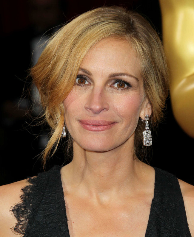Джулия Робертс посетила церемонию вручения премии «Оскар 2014»: oscar-2014-julia-roberts--05_Starbeat.ru