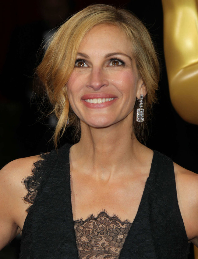 Джулия Робертс посетила церемонию вручения премии «Оскар 2014»: oscar-2014-julia-roberts--06_Starbeat.ru