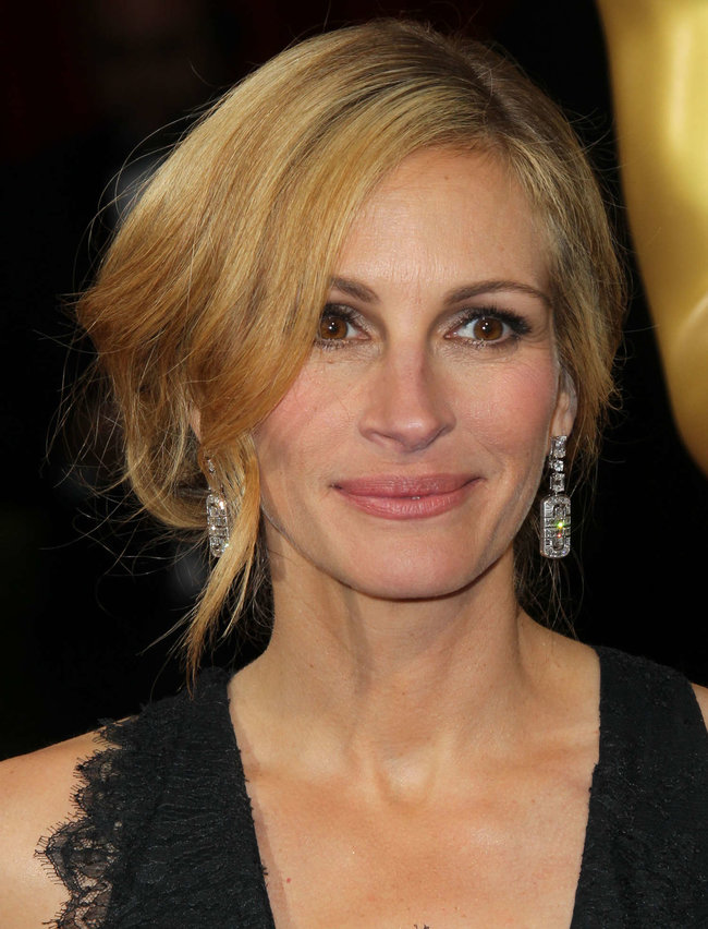 Джулия Робертс посетила церемонию вручения премии «Оскар 2014»: oscar-2014-julia-roberts--17_Starbeat.ru