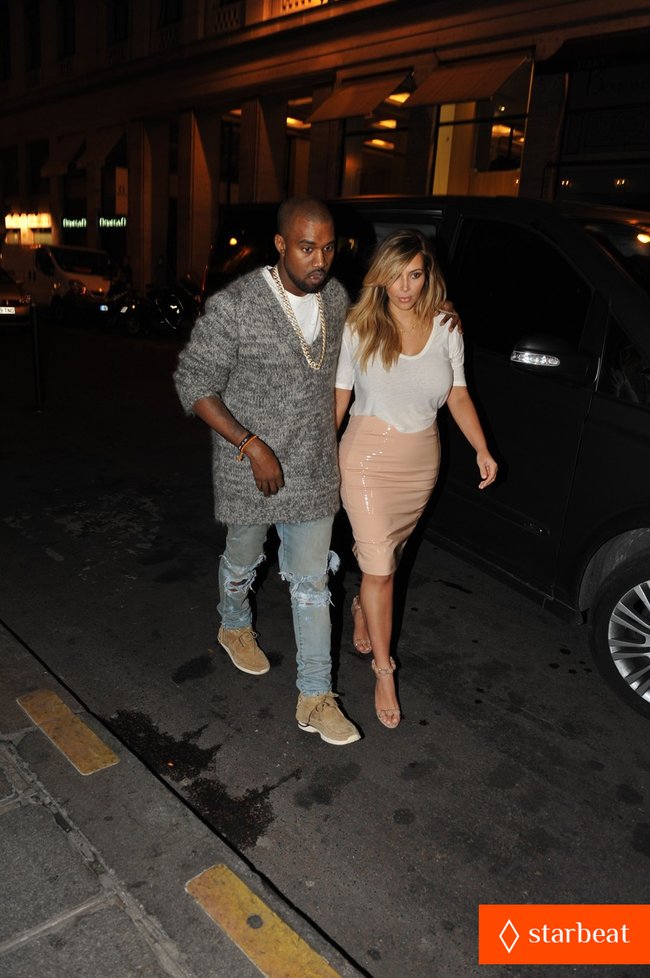 Парижское свидание Канье Уэста и Ким Кардашьян: kim-kardashian-kanye-west-parisian-dinner-date-03_Starbeat.ru