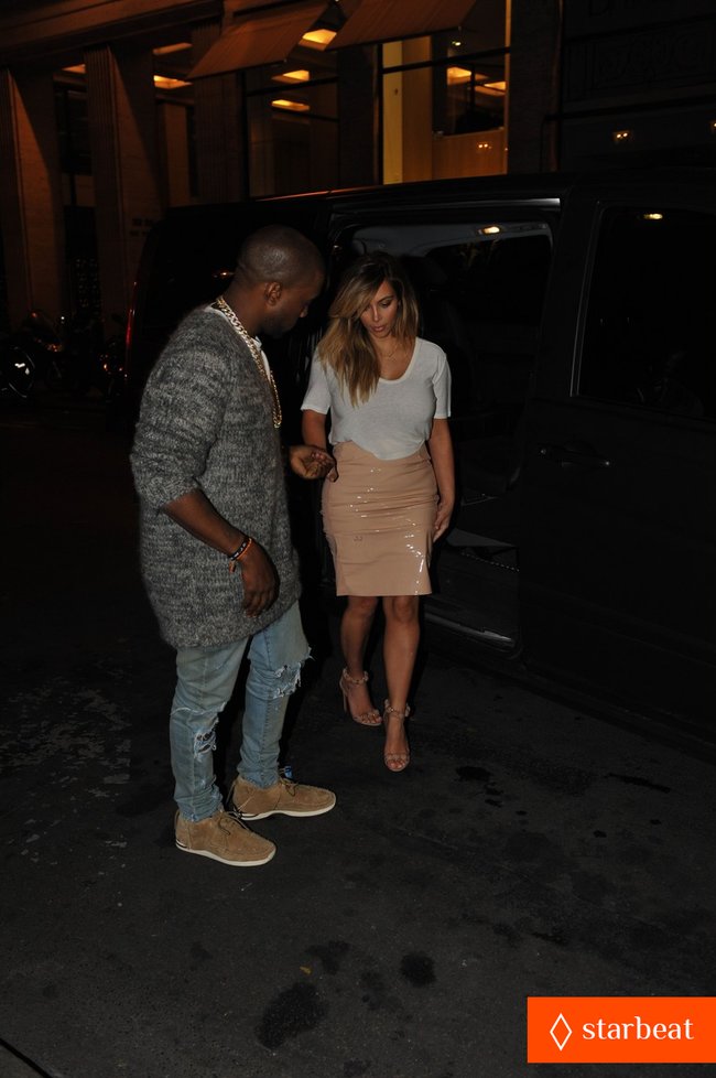 Парижское свидание Канье Уэста и Ким Кардашьян: kim-kardashian-kanye-west-parisian-dinner-date-10_Starbeat.ru