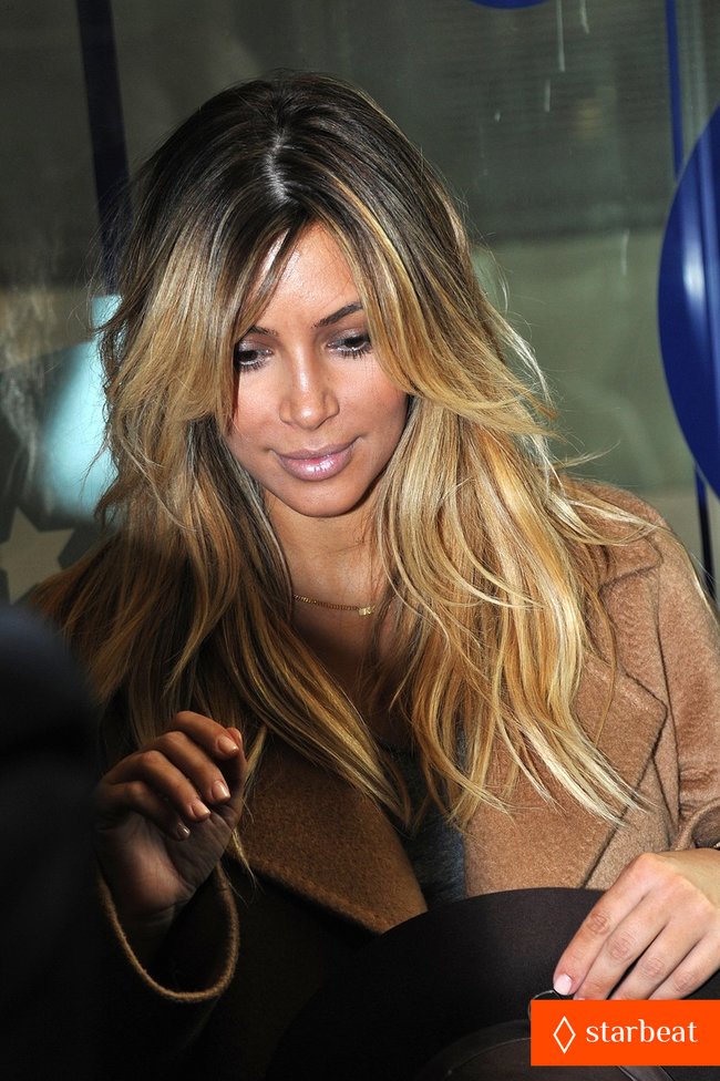 Увеличить фото kim-kardashian-kanye-west-step-out-together-in-paris-02_Starbeat.ru Ким Кардашьян и Канье Уэст проводят время во Франции: kim-kardashian-kanye-west-step-out-together-in-paris-02_Starbeat.ru