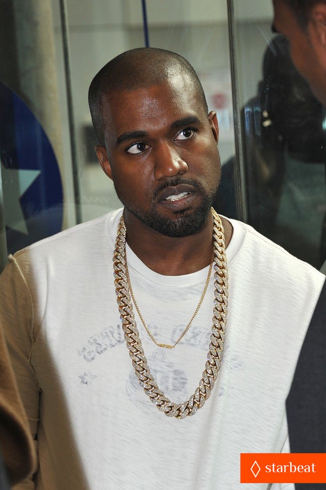 Увеличить фото kim-kardashian-kanye-west-step-out-together-in-paris-04_Starbeat.ru Ким Кардашьян и Канье Уэст проводят время во Франции: kim-kardashian-kanye-west-step-out-together-in-paris-04_Starbeat.ru