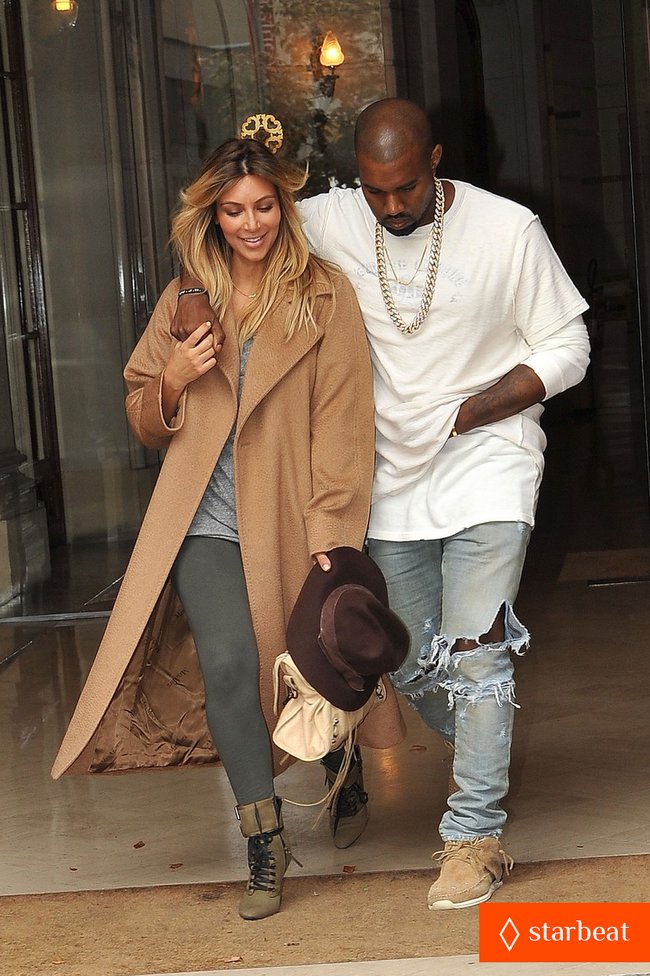 Увеличить фото kim-kardashian-kanye-west-step-out-together-in-paris-19_Starbeat.ru Ким Кардашьян и Канье Уэст проводят время во Франции: kim-kardashian-kanye-west-step-out-together-in-paris-19_Starbeat.ru