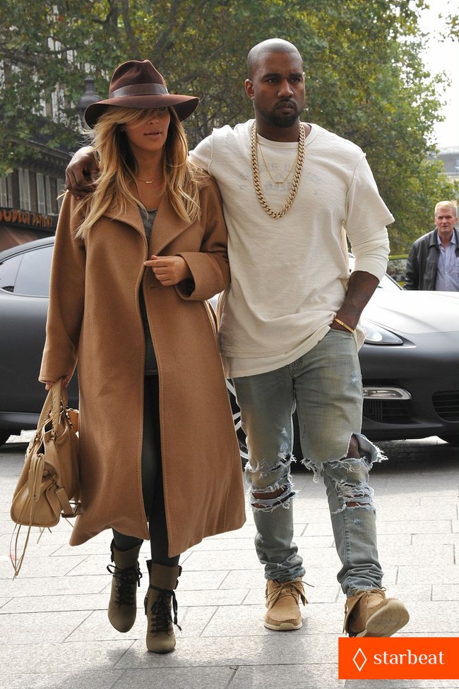 Увеличить фото kim-kardashian-kanye-west-step-out-together-in-paris-24_Starbeat.ru Ким Кардашьян и Канье Уэст проводят время во Франции: kim-kardashian-kanye-west-step-out-together-in-paris-24_Starbeat.ru
