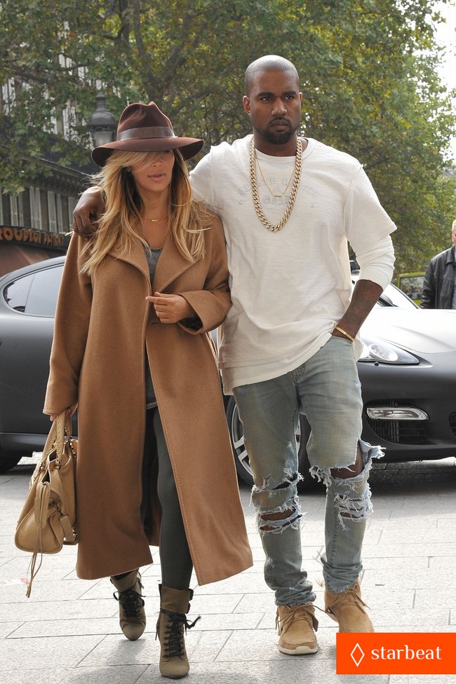 Увеличить фото kim-kardashian-kanye-west-step-out-together-in-paris-25_Starbeat.ru Ким Кардашьян и Канье Уэст проводят время во Франции: kim-kardashian-kanye-west-step-out-together-in-paris-25_Starbeat.ru