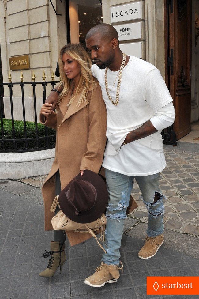 Увеличить фото kim-kardashian-kanye-west-step-out-together-in-paris-27_Starbeat.ru Ким Кардашьян и Канье Уэст проводят время во Франции: kim-kardashian-kanye-west-step-out-together-in-paris-27_Starbeat.ru