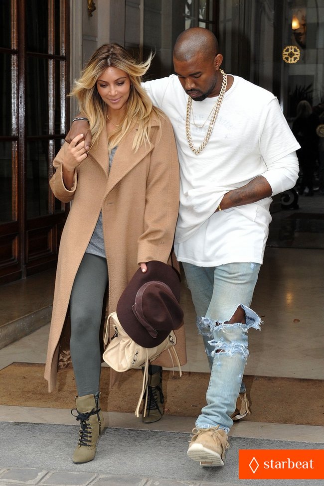 Увеличить фото kim-kardashian-kanye-west-step-out-together-in-paris-29_Starbeat.ru Ким Кардашьян и Канье Уэст проводят время во Франции: kim-kardashian-kanye-west-step-out-together-in-paris-29_Starbeat.ru