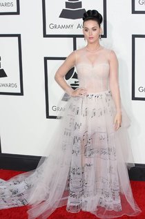 Кэти Перри: красная дорожка и выступление на церемонии «Grammy»: katy-perry-71_Starbeat.ru