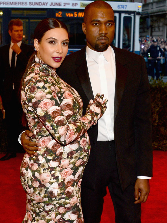 Увеличить фото kim-kardashian---2013-met-gala--06_Starbeat.ru Беременная Ким Кардашьян и Канье Уэст: «Met Gala 2013»: kim-kardashian---2013-met-gala--06_Starbeat.ru