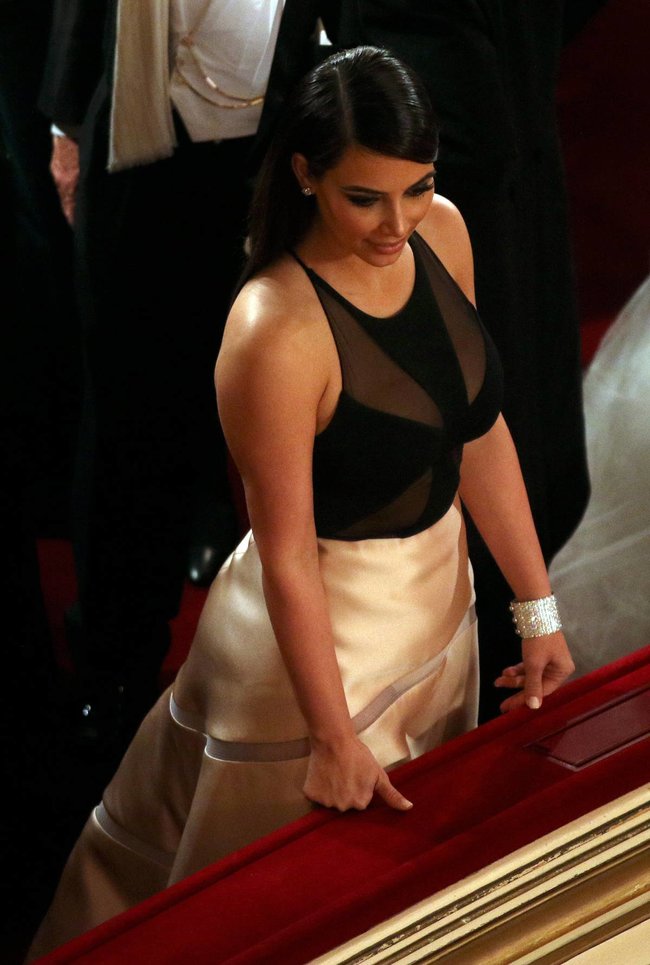 Ким Кардашьян на «58 Wiener Opernball» в Вене: kim-kardashian-14_Starbeat.ru
