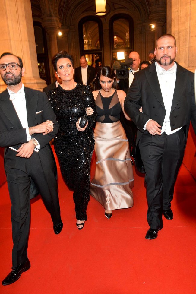 Ким Кардашьян на «58 Wiener Opernball» в Вене: kim-kardashian-2_Starbeat.ru