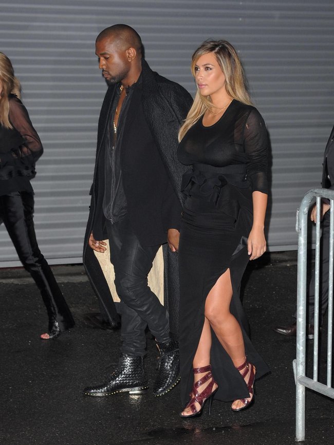 Ким Кардашьян и Канье Уэст на модном показе «Givenchy 2014» в Париже: kim-kardashian-29_Starbeat.ru