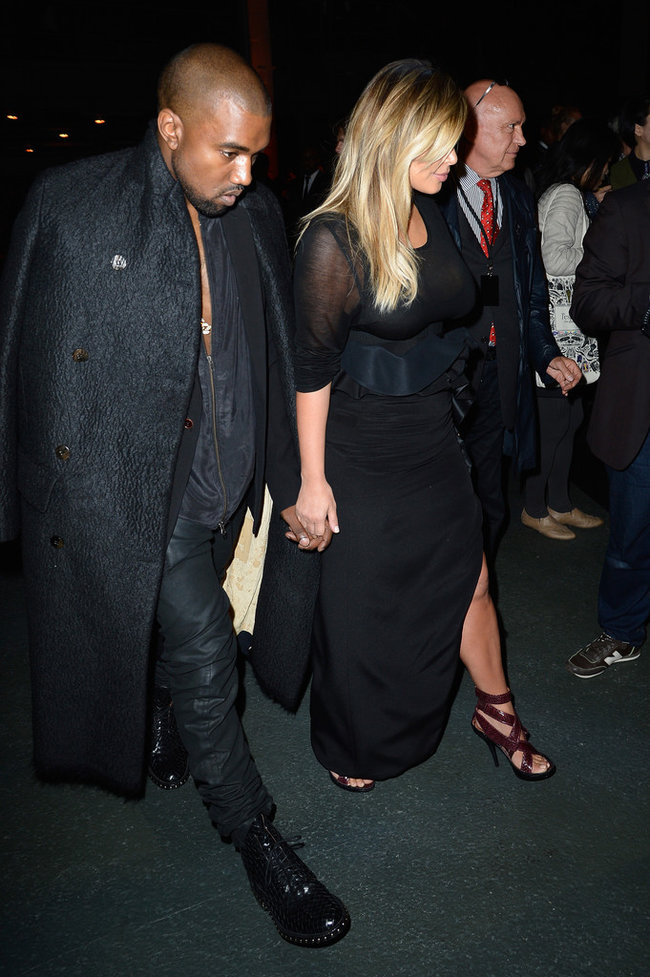 Ким Кардашьян и Канье Уэст на модном показе «Givenchy 2014» в Париже: kim-kardashian-fashion-show-2013-in-paris--07_Starbeat.ru