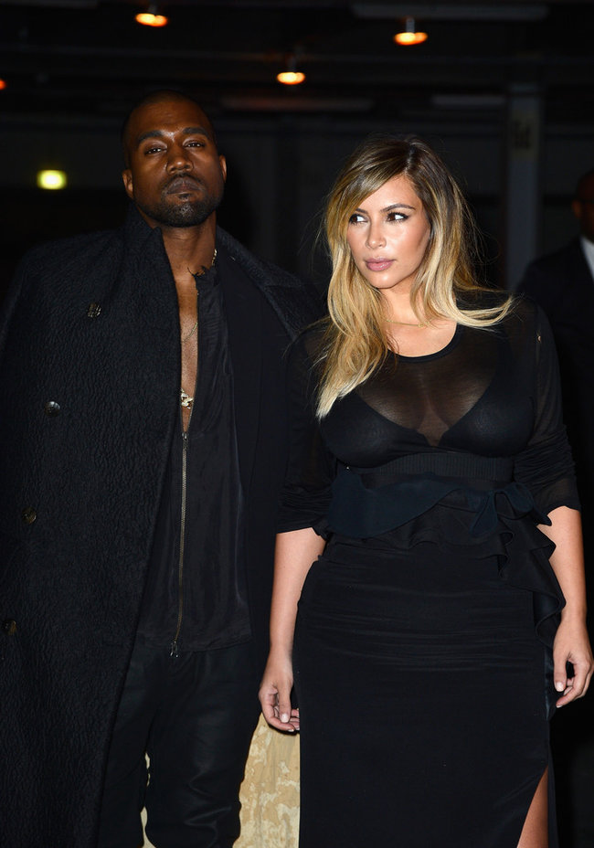 Ким Кардашьян и Канье Уэст на модном показе «Givenchy 2014» в Париже: kim-kardashian-fashion-show-2013-in-paris--08_Starbeat.ru