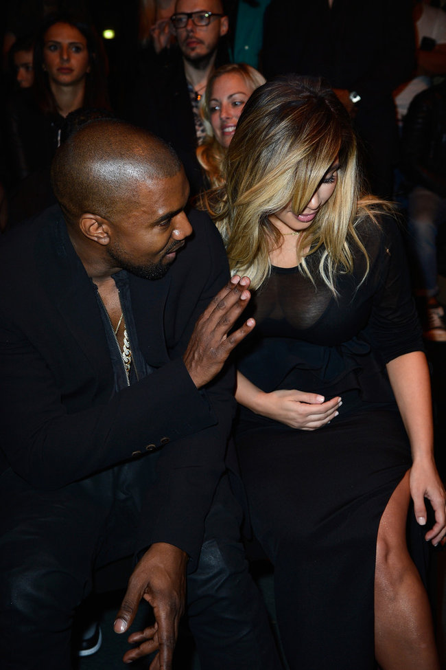 Ким Кардашьян и Канье Уэст на модном показе «Givenchy 2014» в Париже: kim-kardashian-fashion-show-2013-in-paris--14_Starbeat.ru